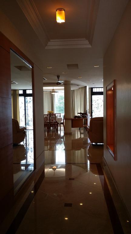 Tropical Sea View & Sunshine Villa Batu Ferringhi Exterior photo